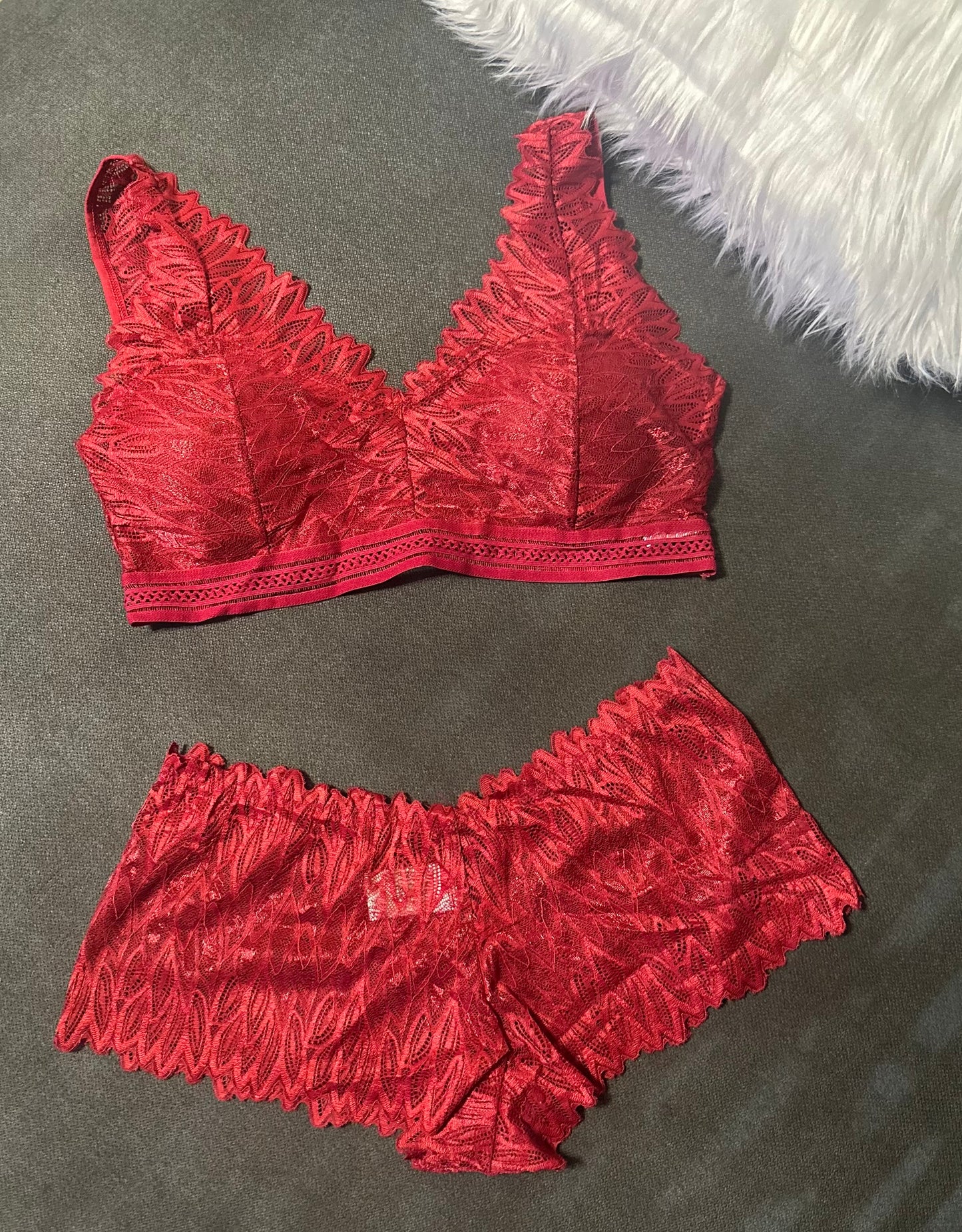 Sonya delicate lace set
