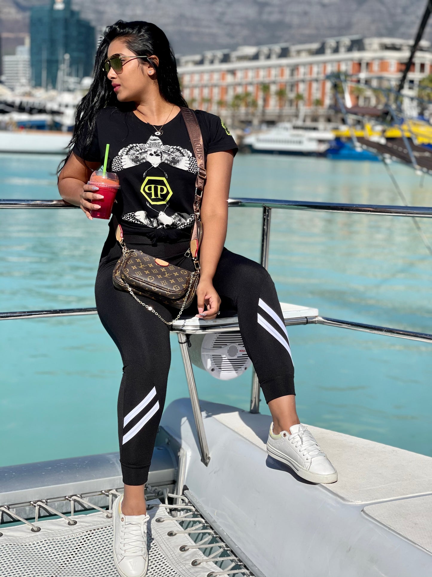 Double stripe tracks